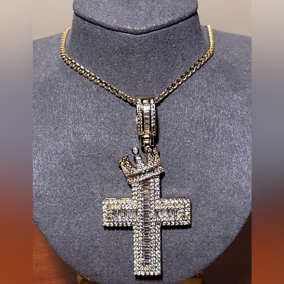 925 Sterling Silver Cross with Crown Necklace - Picture 1 of 8